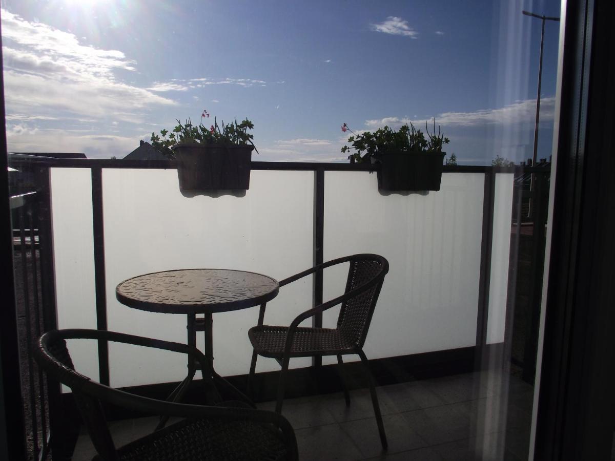 Apartament Holenderski Z Prywatnym Miejscem Postojowym W Garazu Koszalin Kültér fotó